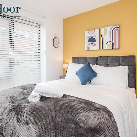 Milton Keynes Apartments, Sleeps Up To 5, Free Parking, Free Wifi & Movies, 7 Mins Drive To Milton Keynes Central Station For Direct Trains To London & The North Zewnętrze zdjęcie