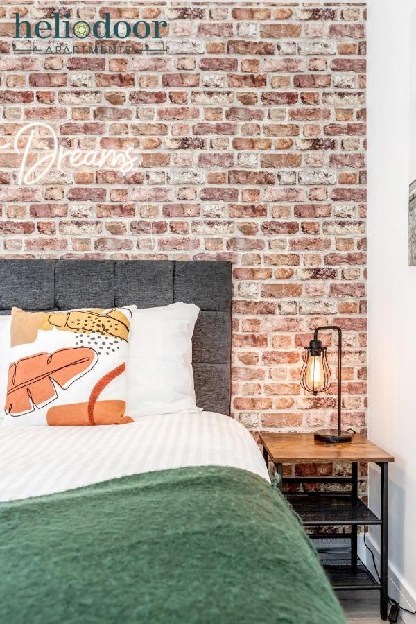 Milton Keynes Apartments, Sleeps Up To 5, Free Parking, Free Wifi & Movies, 7 Mins Drive To Milton Keynes Central Station For Direct Trains To London & The North Zewnętrze zdjęcie
