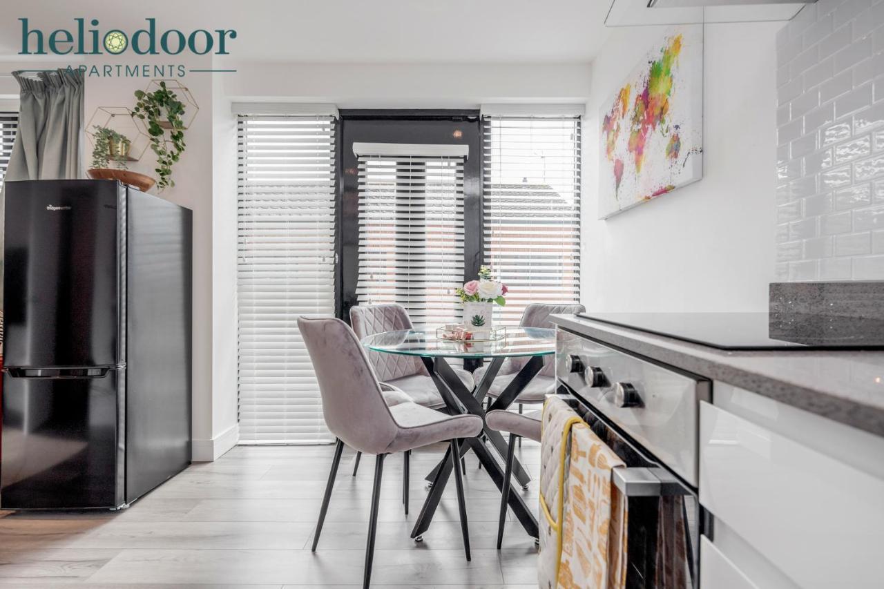 Milton Keynes Apartments, Sleeps Up To 5, Free Parking, Free Wifi & Movies, 7 Mins Drive To Milton Keynes Central Station For Direct Trains To London & The North Zewnętrze zdjęcie